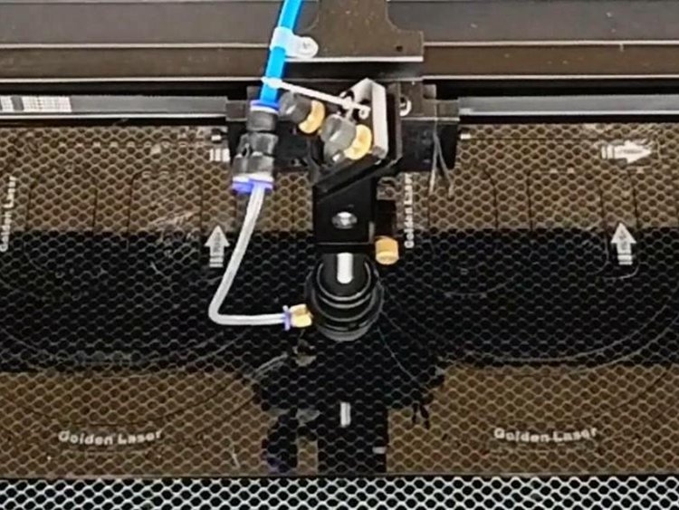 Cắt laser và khắc laser – Có gì khác nhau?